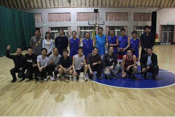 J9集团国际治理学院MPAcc师生篮球交谊赛圆满实现