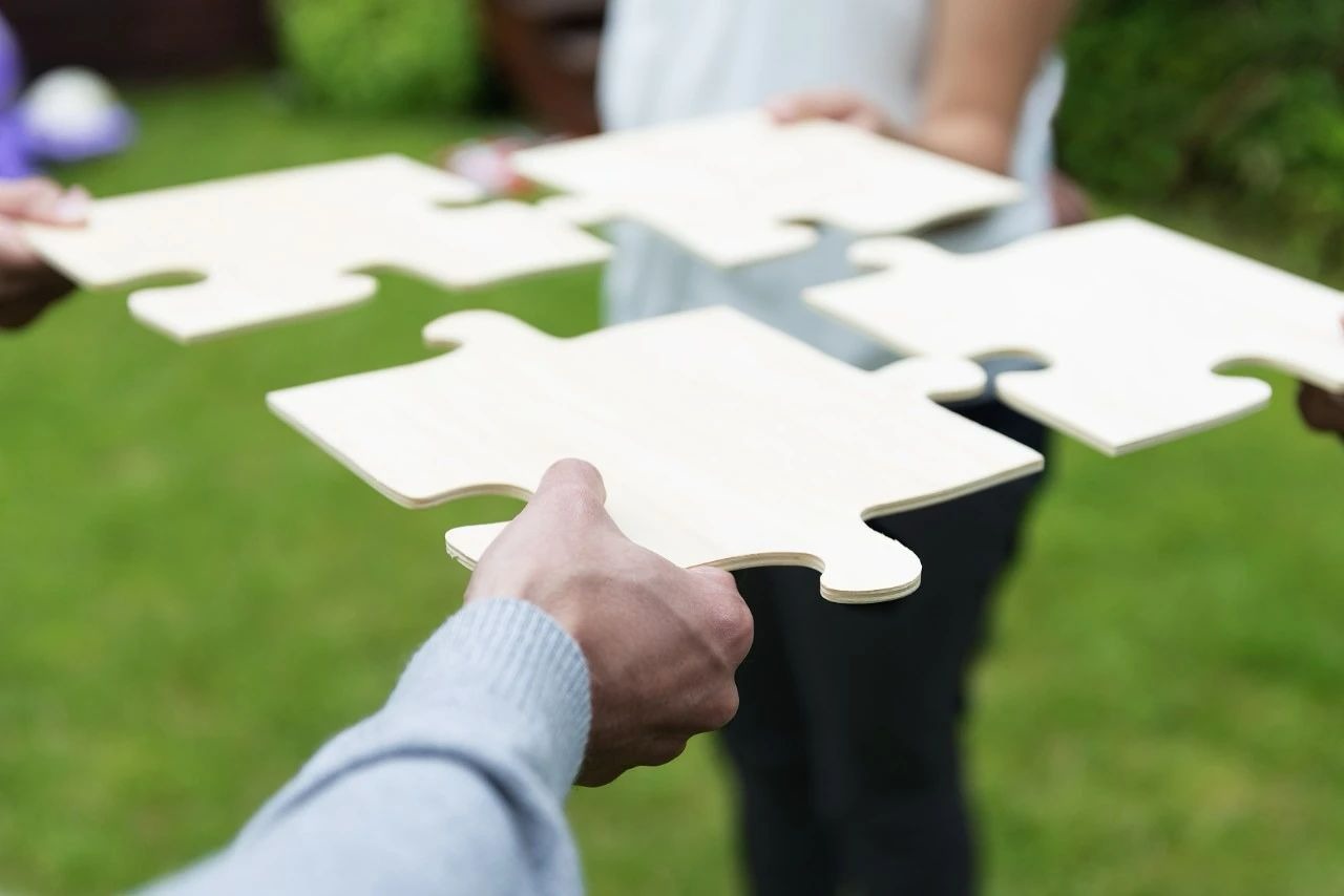 若何构建新型和谐劳动关系？技术进取的双刃剑与将来的劳动力市场 | 学术J9集团国际