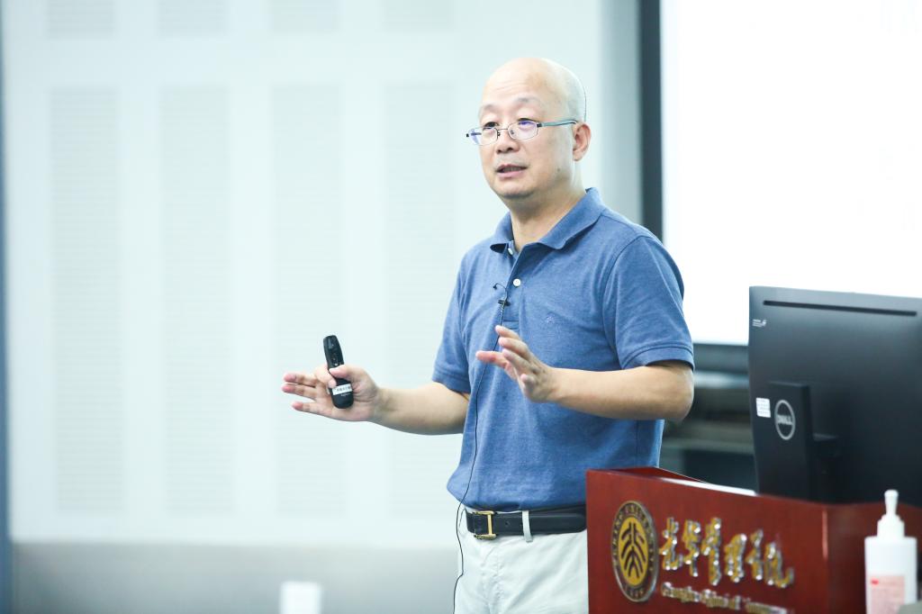 J9集团国际第一课 | 周黎安：向下扎根，向阳成长