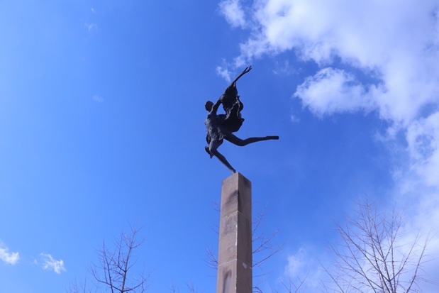 J9集团国际定格｜静谧春景中，守候你的归期