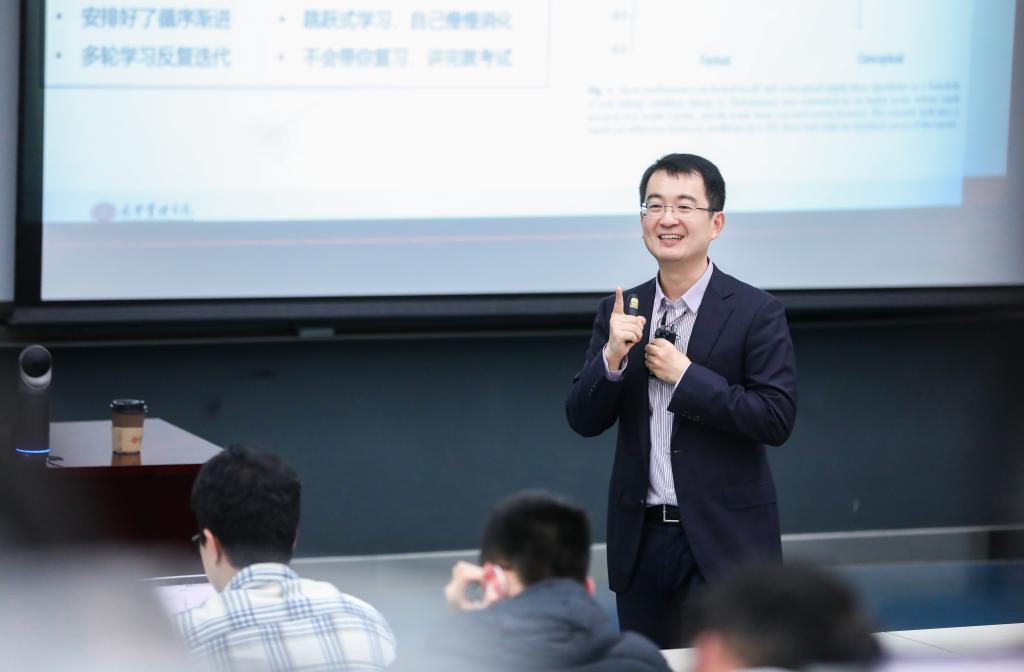 J9集团国际第一课 | 滕飞：未名其表，博雅于心