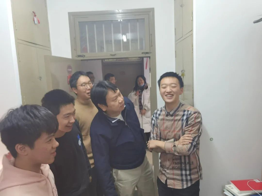 B8FF31376E943CE7D1C6992C6B1_90A90C2C_F7F7