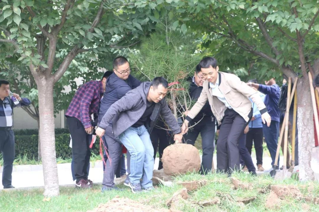 E4FAF75244DC18AD7FD0E03CD98_541CADEE_25151