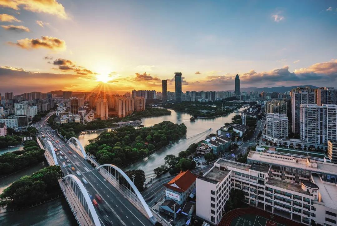 张志学、易希薇：在这里，看见中国城市的韧性